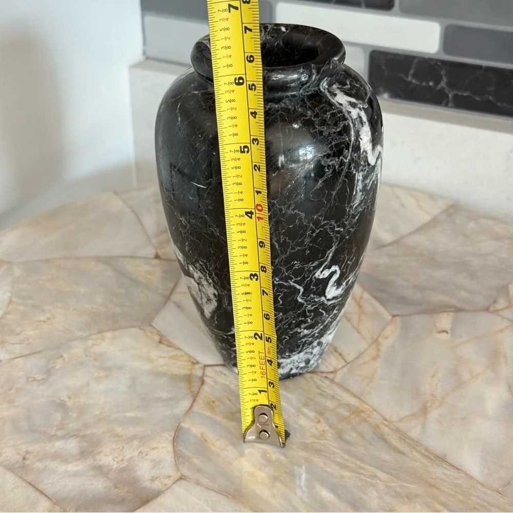 Gorgeous Handmade Sophisticated Black Green and White Marble‎ Onyx Vase